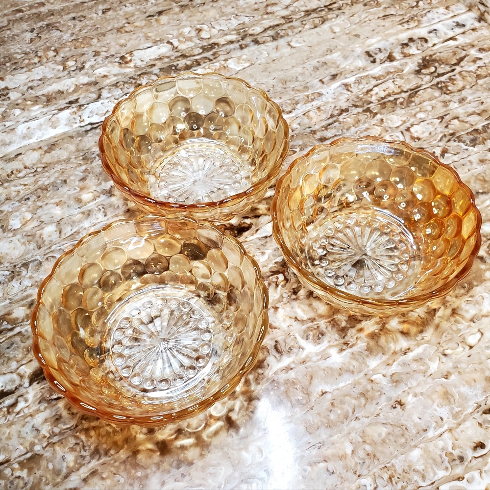 Vintage Achor and Hocking ⚓️ bubble glass bowls.